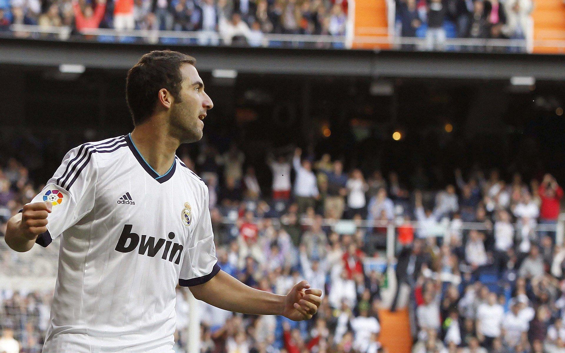 卡特宣布下赛季为生涯终点 神秘天象引全球瞩目